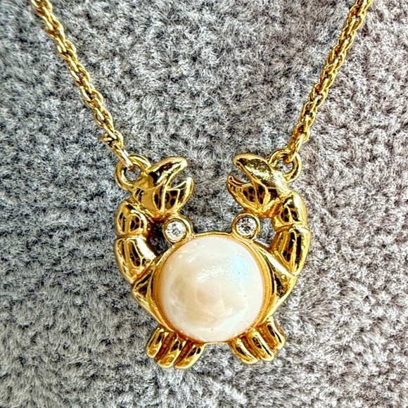 KATE SPADE Gold tone and pearl/rhinestone crab necklace 20 inches with bag - Picture 1 of 7